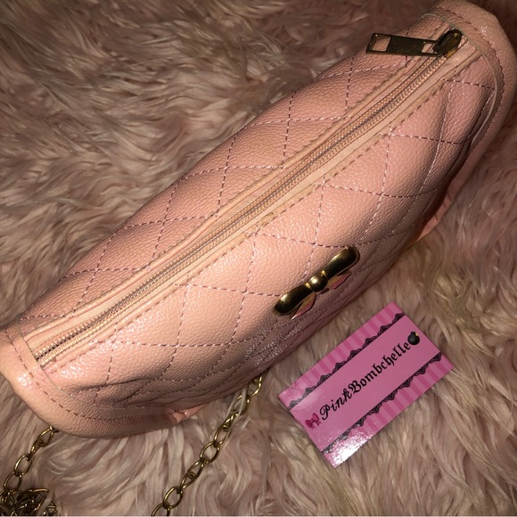 PinkBombchelle Pink Quilted Pattern Makeup Bag/Purse — Bow - Picture 6 of 12